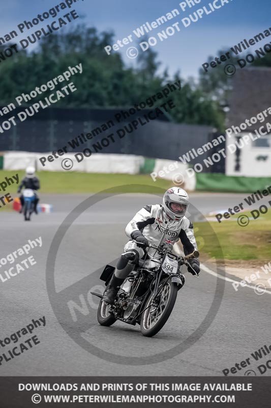 Vintage motorcycle club;eventdigitalimages;mallory park;mallory park trackday photographs;no limits trackdays;peter wileman photography;trackday digital images;trackday photos;vmcc festival 1000 bikes photographs